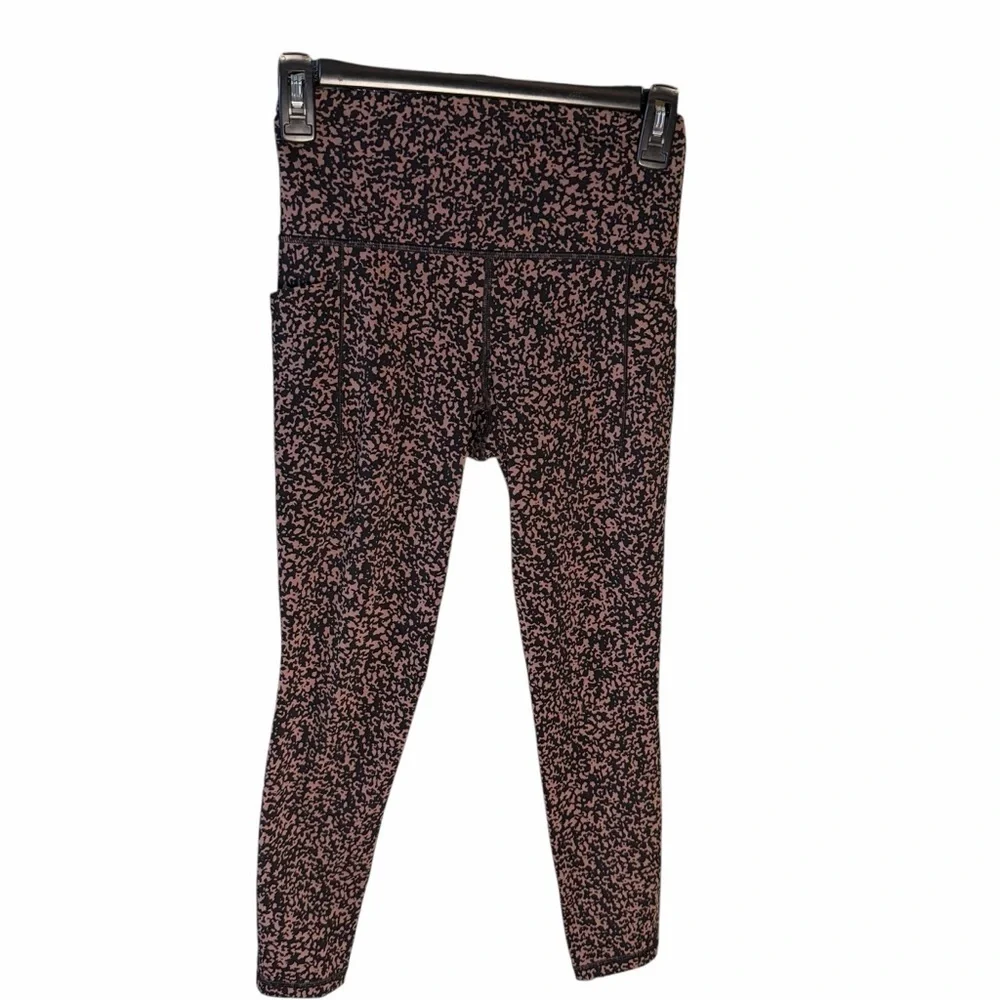 Athleta Salutation Stash Pocket Tight